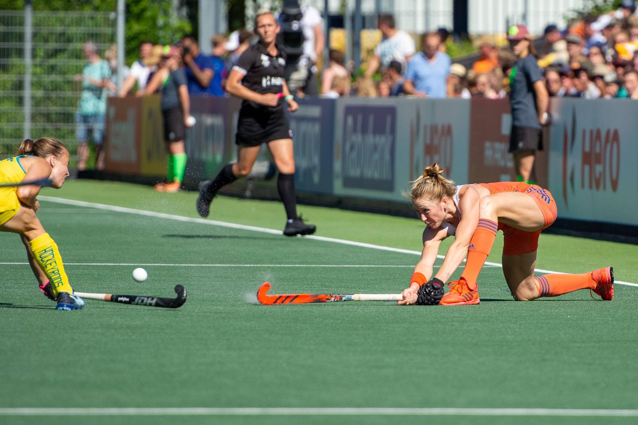 Hockey wedstrijd met Caia van Maasakker